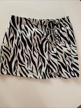 bershka zebra mini skirt